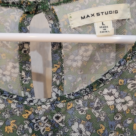 Max Studio Knit Mesh top Size:Large - Picture 4 of 10